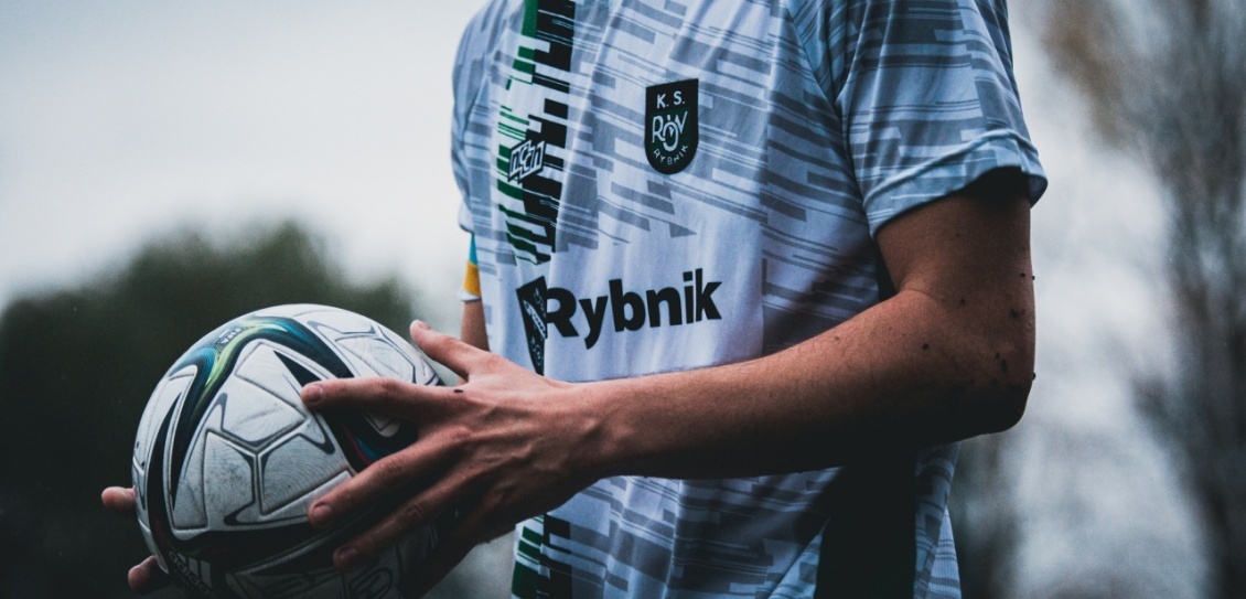 Drugi mecz wyjazdowy! Zapowiedź meczu ROW — LKS Tworków